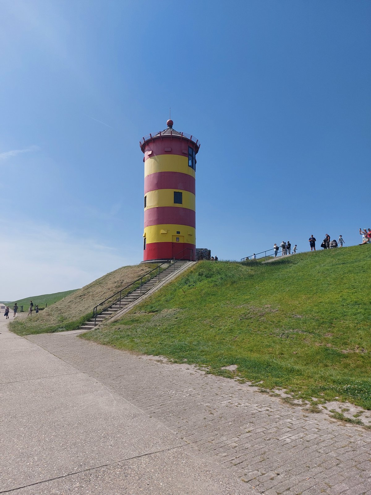 FotoMultiWide1-Pilsumer-Leuchtturm