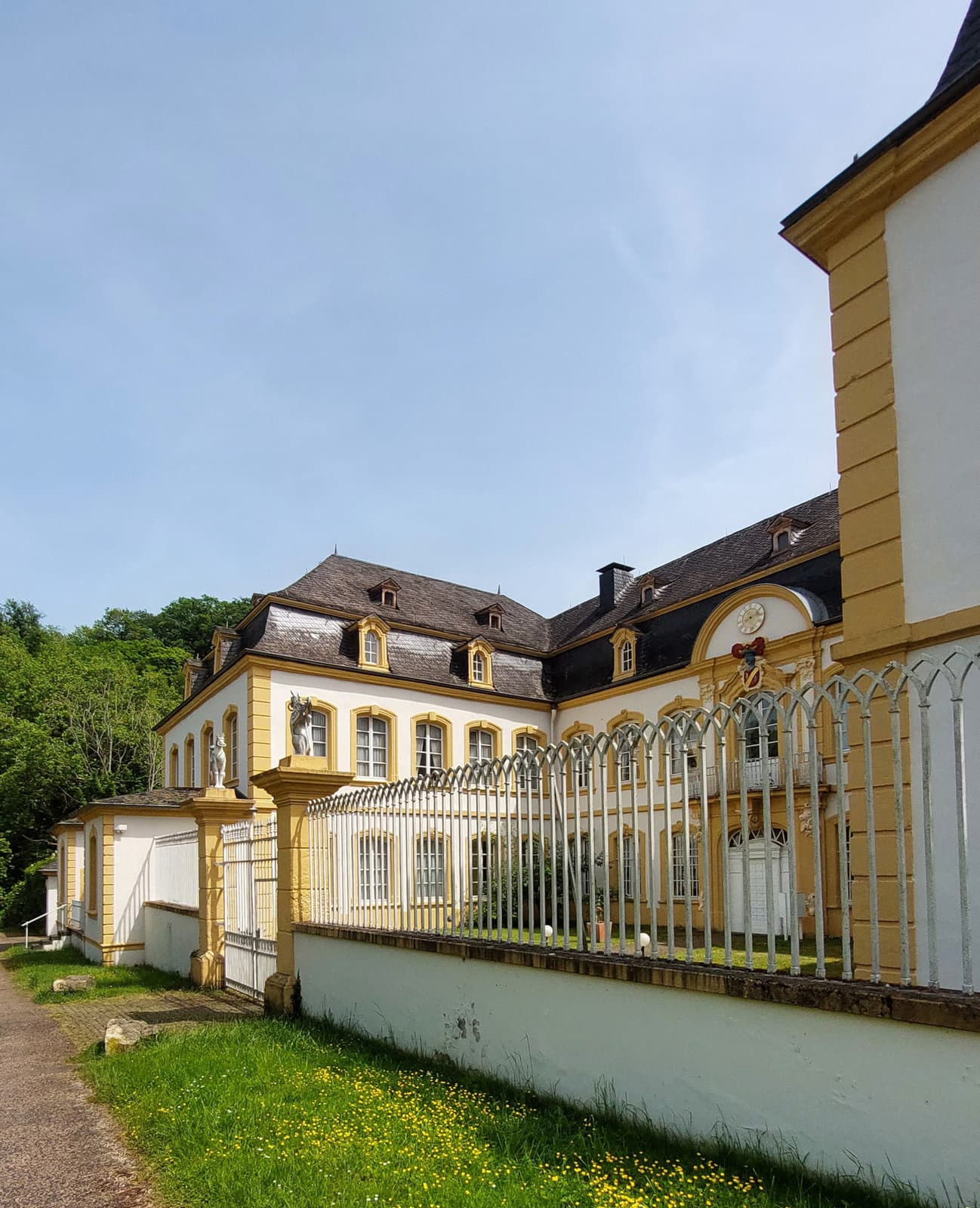 FotoMultiWide1-Quinter-Schloss-2